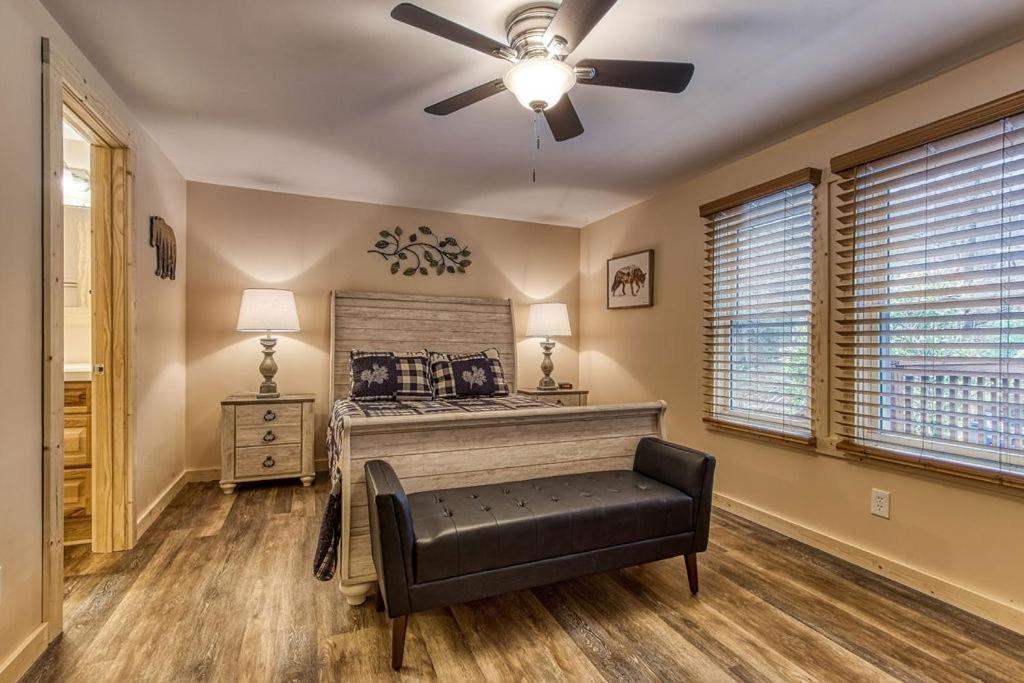 Whispering Winds, Hot Tub, Game Room, Wifi, 1089 Free Tickets Each Paid Day, Dollywood And More Gatlinburg Ngoại thất bức ảnh
