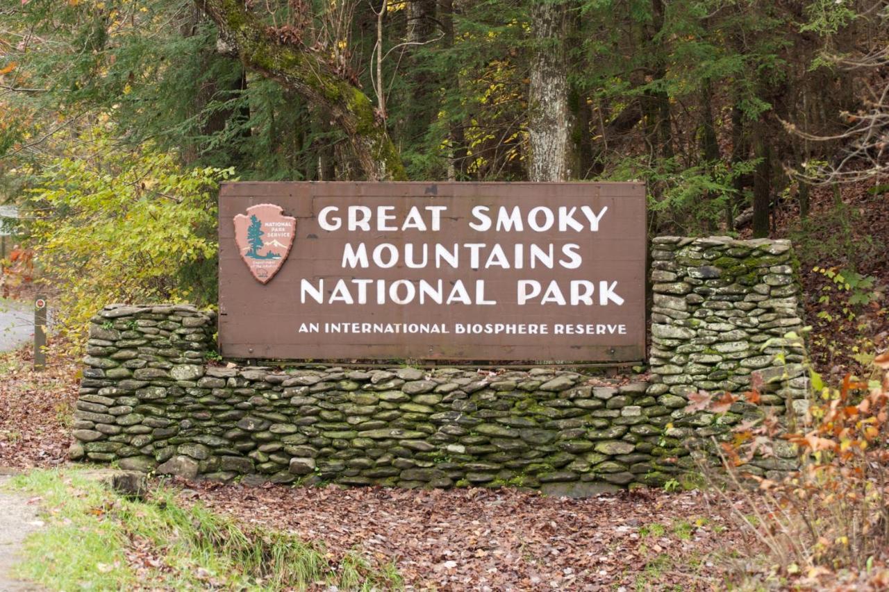 Whispering Winds, Hot Tub, Game Room, Wifi, 1089 Free Tickets Each Paid Day, Dollywood And More Gatlinburg Ngoại thất bức ảnh