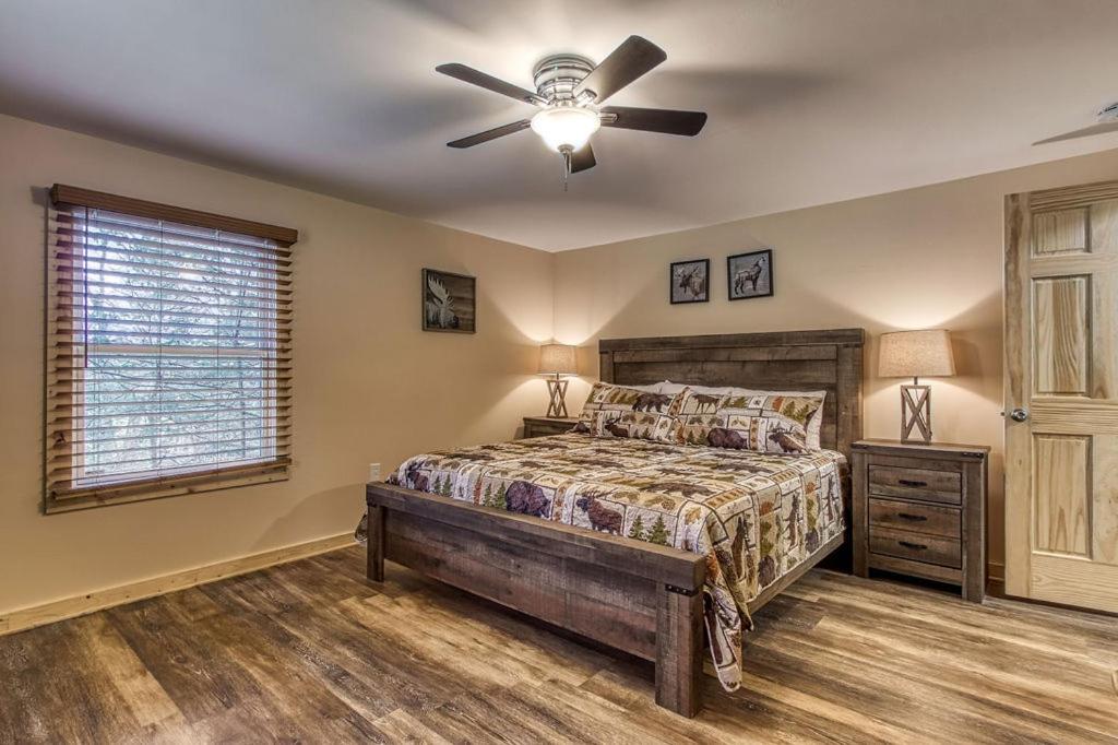 Whispering Winds, Hot Tub, Game Room, Wifi, 1089 Free Tickets Each Paid Day, Dollywood And More Gatlinburg Ngoại thất bức ảnh