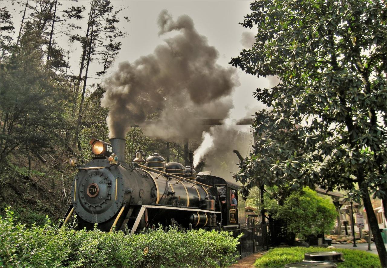 Whispering Winds, Hot Tub, Game Room, Wifi, 1089 Free Tickets Each Paid Day, Dollywood And More Gatlinburg Ngoại thất bức ảnh