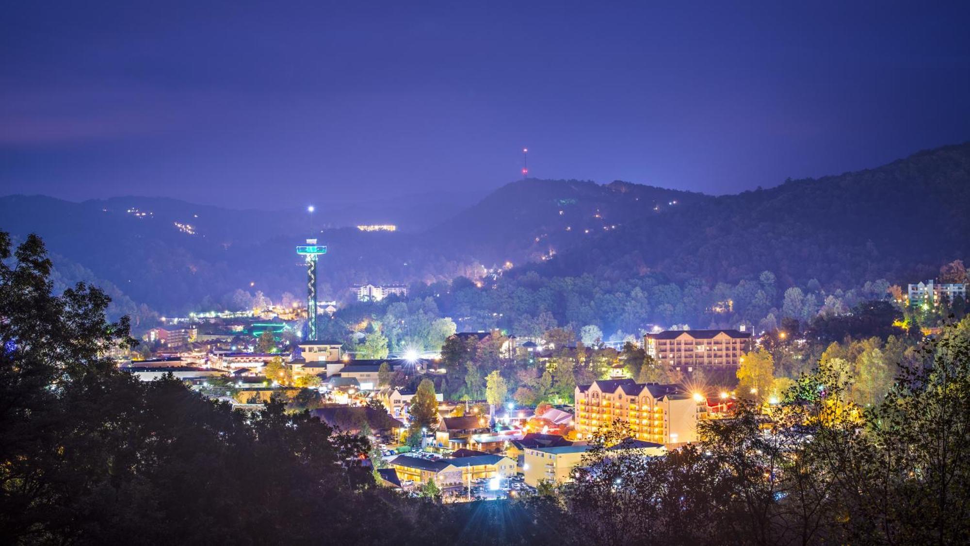 Whispering Winds, Hot Tub, Game Room, Wifi, 1089 Free Tickets Each Paid Day, Dollywood And More Gatlinburg Ngoại thất bức ảnh