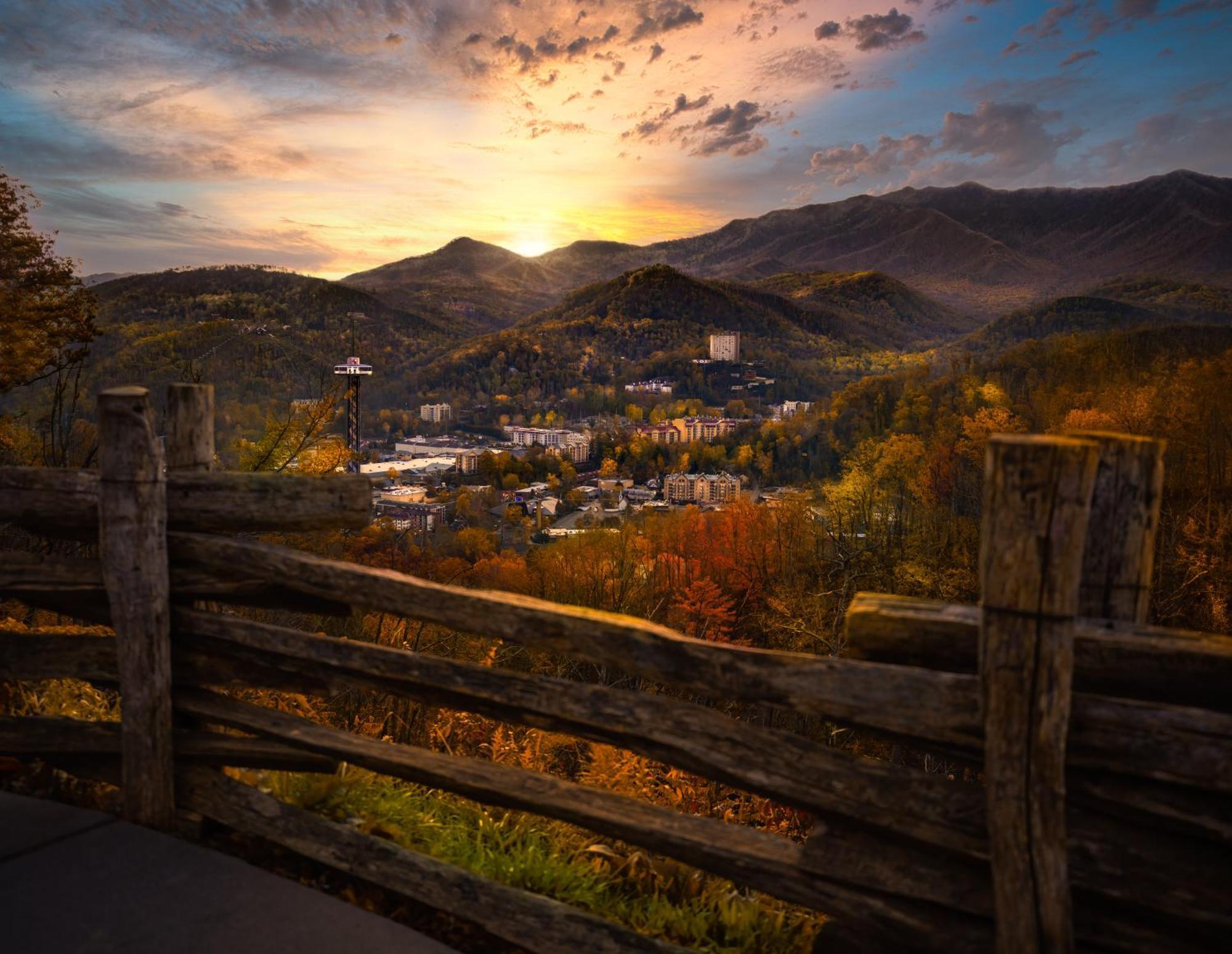 Whispering Winds, Hot Tub, Game Room, Wifi, 1089 Free Tickets Each Paid Day, Dollywood And More Gatlinburg Ngoại thất bức ảnh